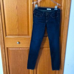 Hollister skinny jean. Size 26 W 31 L. Dark rinse. Stretchy.